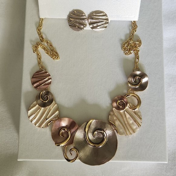 Jewelry - Picture 1 of 2